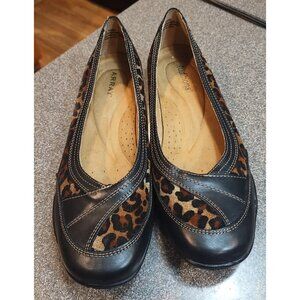 Ladies Audition Leather Cheetah Print Flats Size 9W